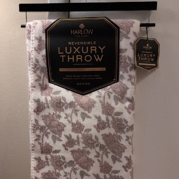 Harlow Fine Linens Floral Reversible Throw in Cream and Brown NWT - Picture 8 of 9